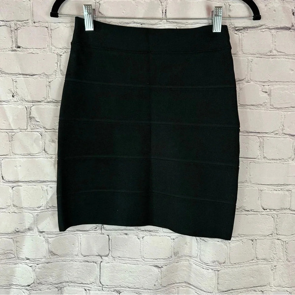 BCBGmaxazria simone bandage pencil mini black bodycon skirt sz small designer - Picture 1 of 7
